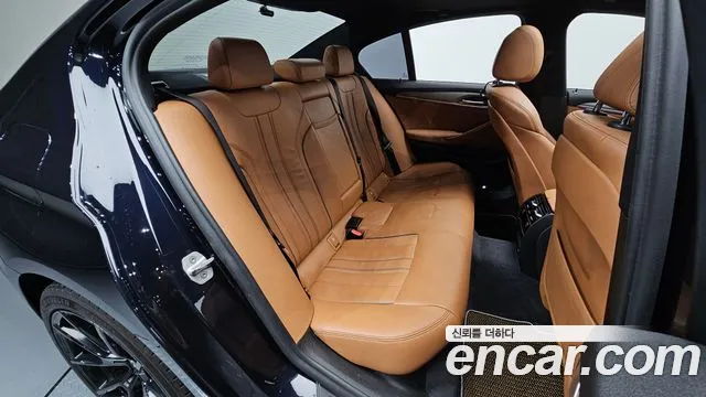 BMW 5 серии 2017 thumb 5