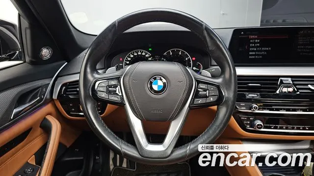 BMW 5 серии 2017 thumb 11