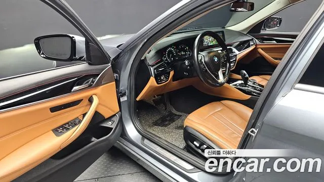 BMW 5 серии 2018 thumb 6