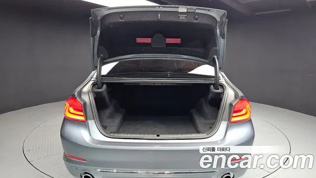 BMW 5 серии 2018 thumb 3