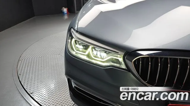 BMW 5 серии 2018 thumb 10