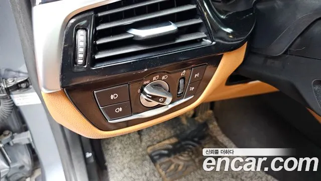 BMW 5 серии 2018 thumb 12