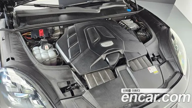 Porsche Cayenne 2023 thumb 3
