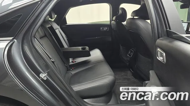 Hyundai Ioniq6 2023 thumb 9