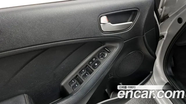 Kia K3 2014 thumb 4