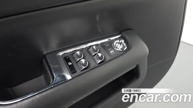 Rolls-Royce Dawn 2020 thumb 11