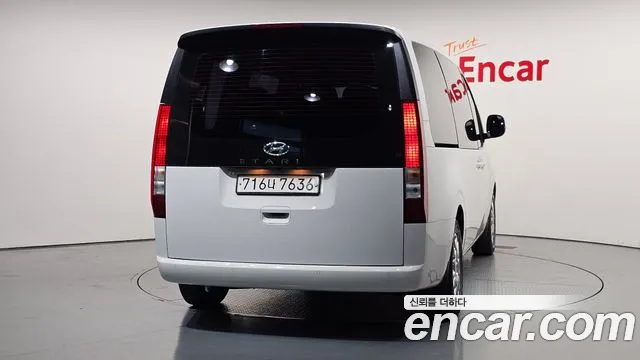 Hyundai Staria 2023 thumb 6