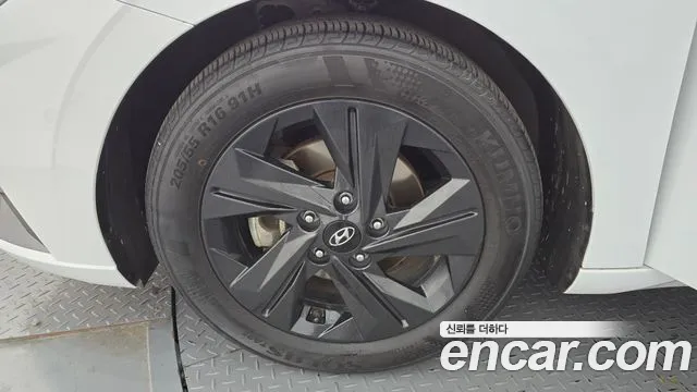 Hyundai Elantra 2022 thumb 11