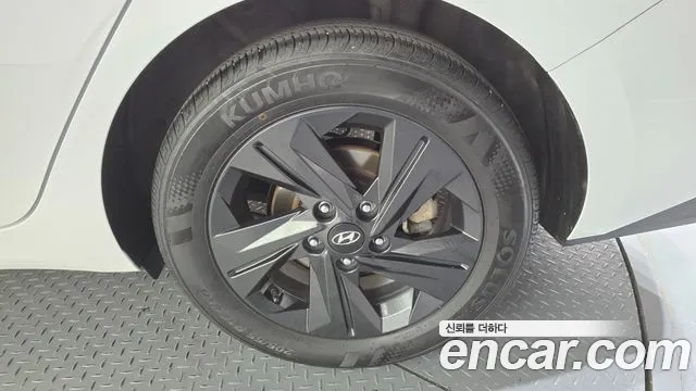 Hyundai Elantra 2022 thumb 6