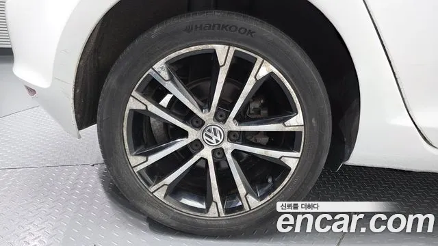 Volkswagen Golf Sportsvan 2014 thumb 3