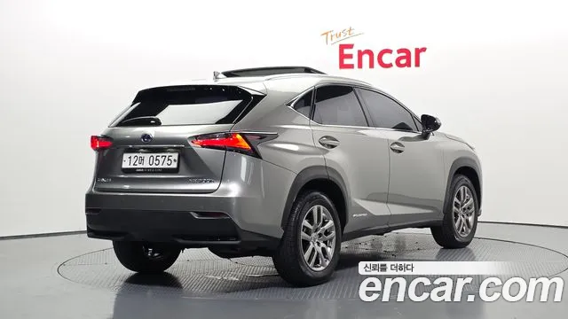 Lexus NX 2015 thumb 3