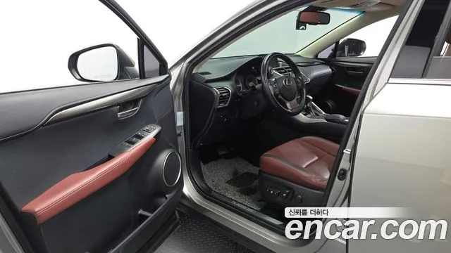 Lexus NX 2015 thumb 5