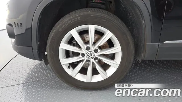 Volkswagen Tiguan 2015 thumb 3