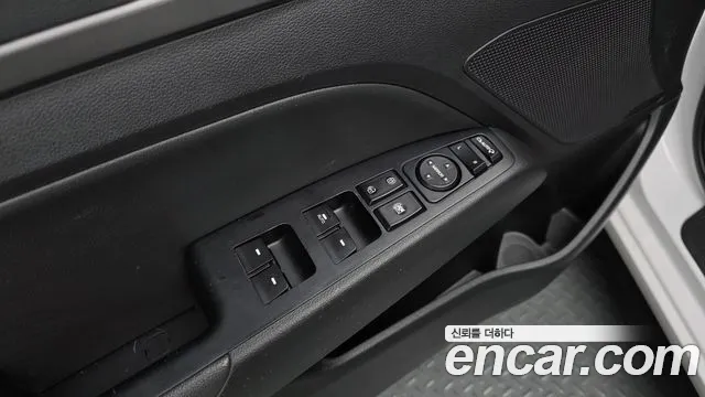 Hyundai AD 2017 thumb 2