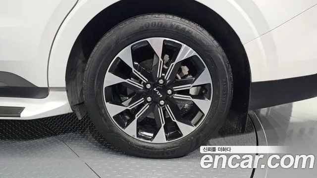 Kia Carnival 2021 thumb 9