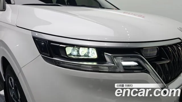 Kia Carnival 2021 thumb 4