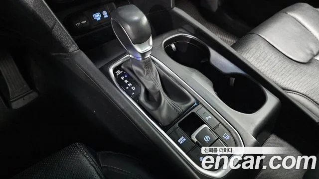 Hyundai Santa Fe 2018 thumb 6