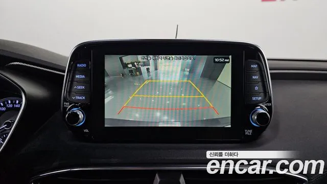 Hyundai Santa Fe 2018 thumb 3