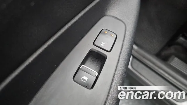 Hyundai Santa Fe 2018 thumb 4