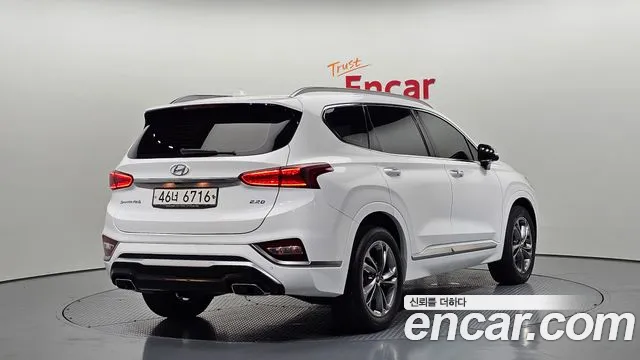 Hyundai Santa Fe 2019 thumb 8