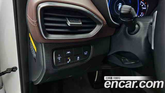 Hyundai Santa Fe 2019 thumb 4