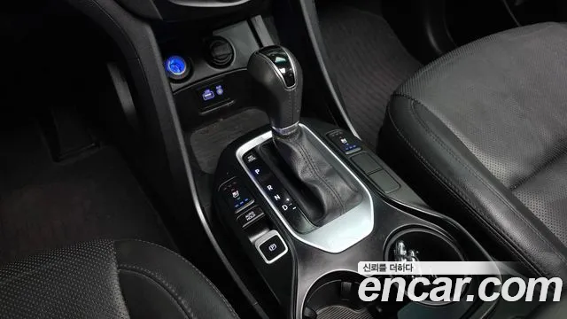 Hyundai Santafe 2016 thumb 9