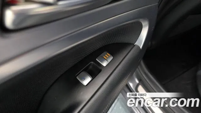 Genesis G70 2017 thumb 6