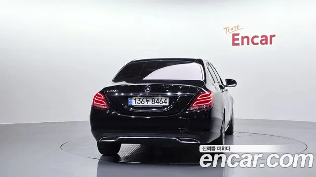 Mercedes-Benz C-Class 2016 thumb 6