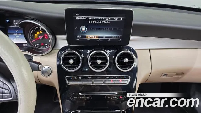 Mercedes-Benz C-Class 2016 thumb 12