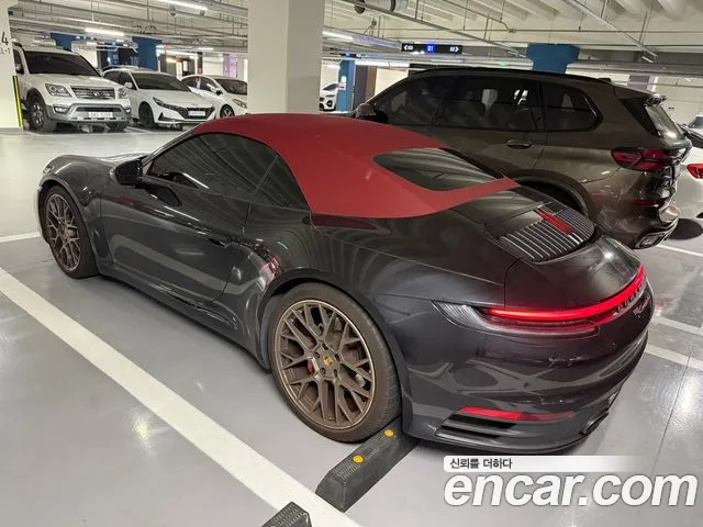 Porsche 911 2020 thumb 4