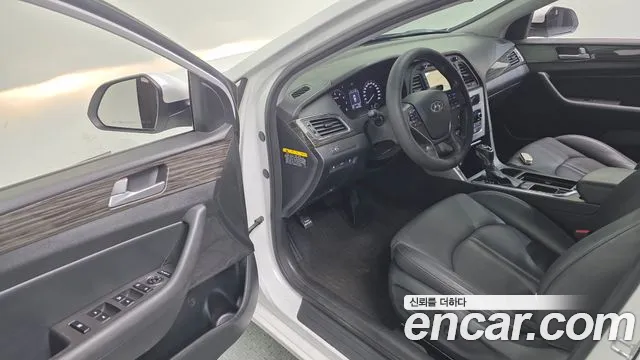 Hyundai LF 2015 thumb 8