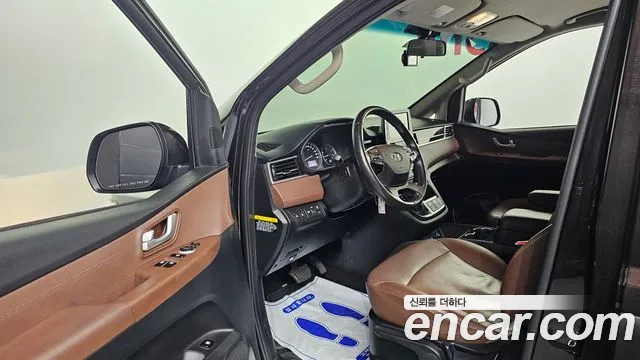 Hyundai Staria 2018 thumb 2