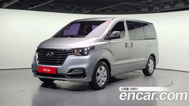 Hyundai Staria 2018 thumb 4