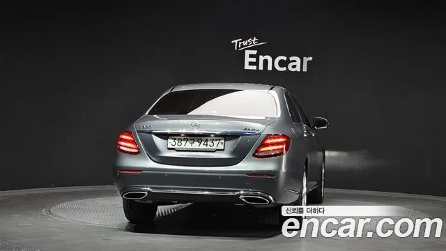 Mercedes-Benz E-Class 2020 thumb 12