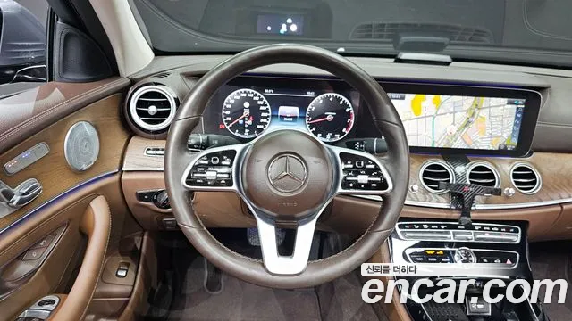 Mercedes-Benz E-Class 2020 thumb 9