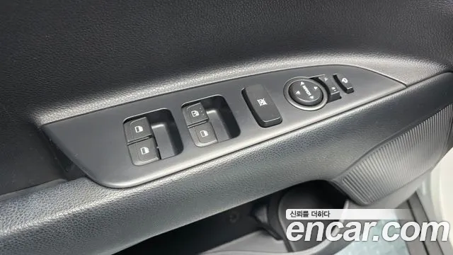 Kia Stonic 2017 thumb 6