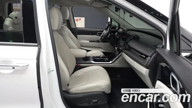 Kia Carnival 2021 thumb 5