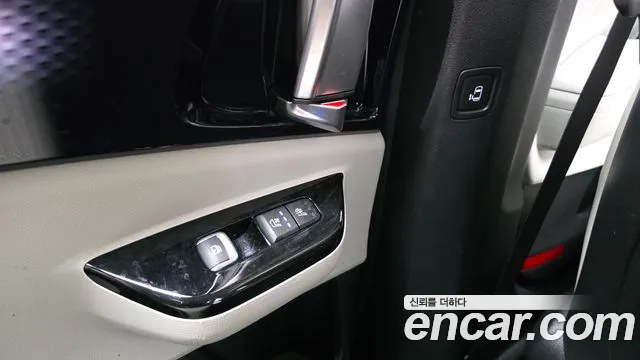 Kia Carnival 2021 thumb 3