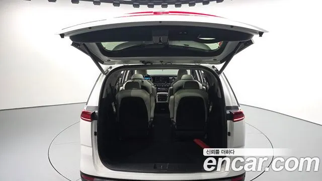 Kia Carnival 2021 thumb 2