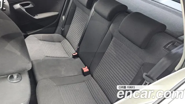 Volkswagen Polo 2013 thumb 9