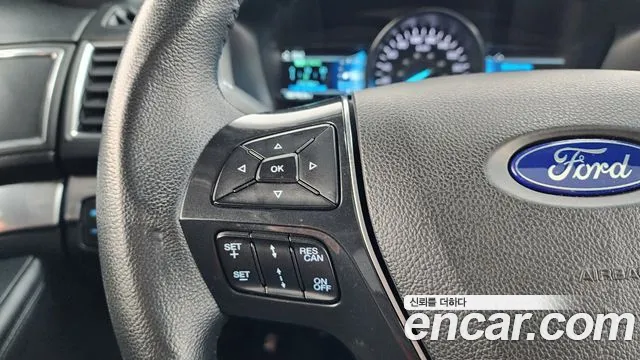 Ford Explorer 2019 thumb 8