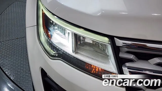 Ford Explorer 2019 thumb 4