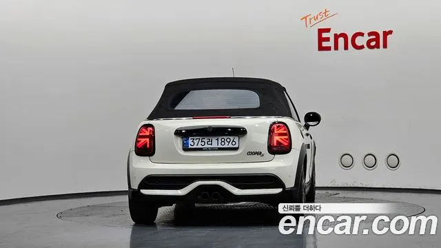 Mini Cooper Convertible 2022 thumb 10