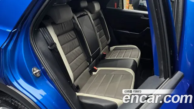 Volkswagen T-Roc 2021 thumb 2