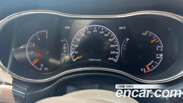 Jeep Grand Cherokee 2016 thumb 9
