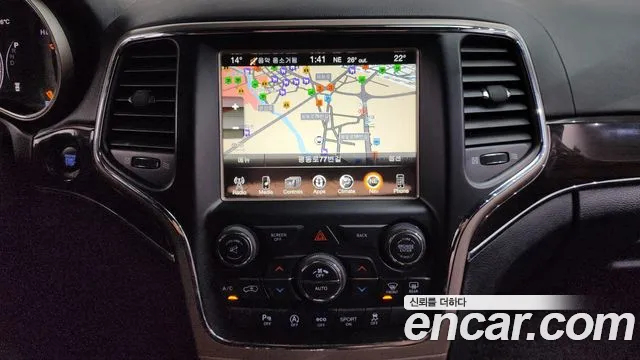 Jeep Grand Cherokee 2016 thumb 11
