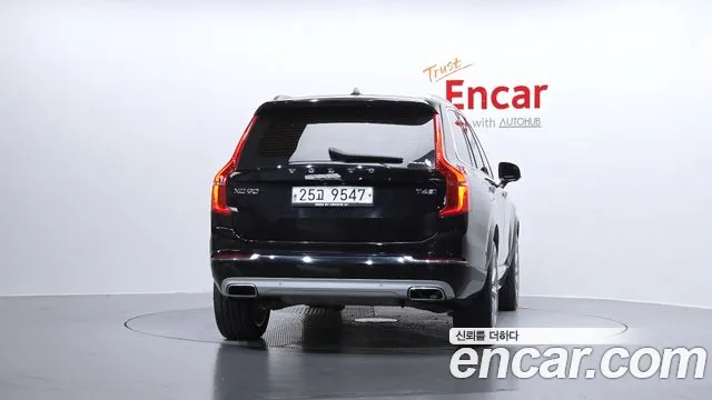 Volvo XC90 2019 thumb 3