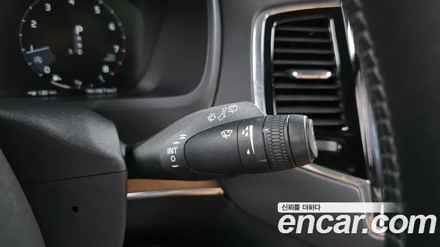 Volvo XC90 2019 thumb 6