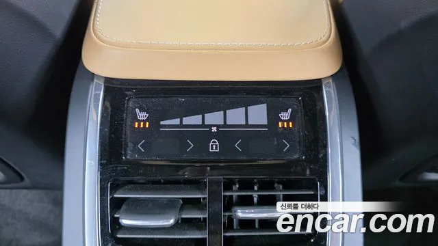 Volvo XC90 2019 thumb 2