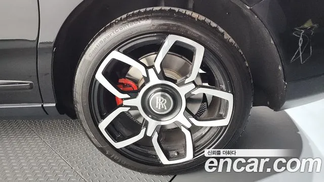 Rolls-Royce Cullinan 2019 thumb 3